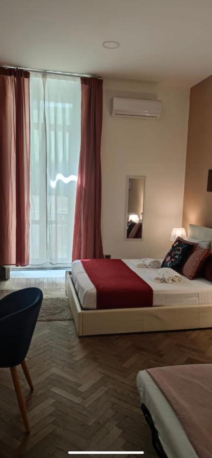 Domus Luigi Leone II Bed & Breakfast เนเปิลส์ ภายนอก รูปภาพ