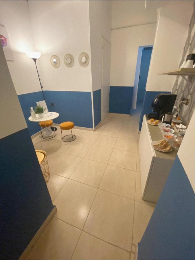 Domus Luigi Leone II Bed & Breakfast เนเปิลส์ ภายนอก รูปภาพ